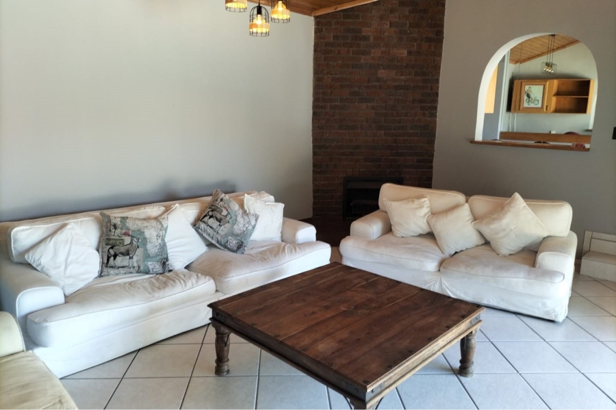 To Let 5 Bedroom Property for Rent in Flamingo Vlei Western Cape